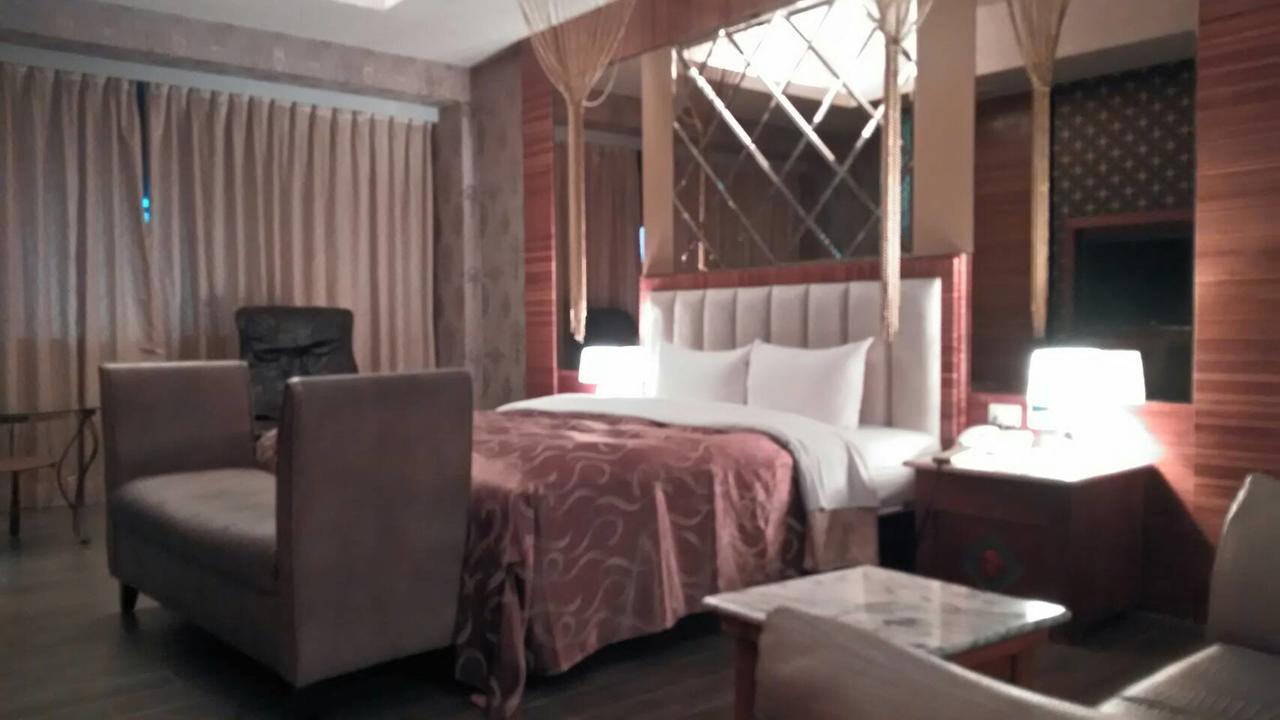 Michelle Motel Taichung Eksteriør bilde